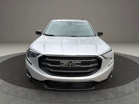 Used 2021 GMC Terrain SLT w/ Infotainment Package II AWD/4WD image 2