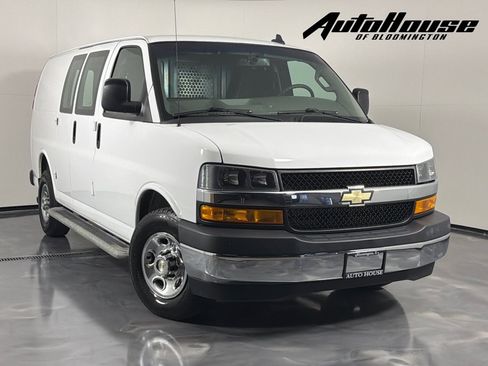 Used 2020 Chevrolet Express 2500 w/ Driver Convenience Package RWD image 1