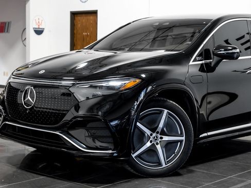 Used 2023 Mercedes-Benz EQS 580 4MATIC SUV image 11