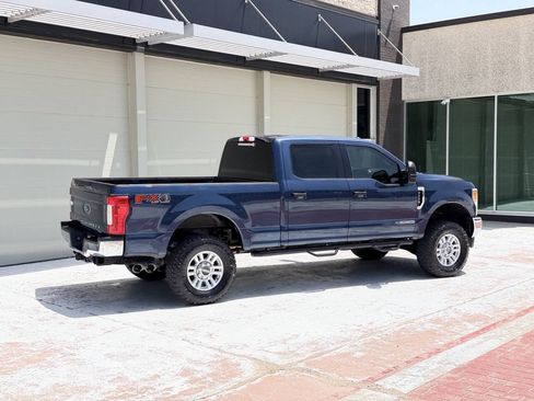 Used 2017 Ford F250 XLT w/ FX4 Off-Road Package AWD/4WD image 7