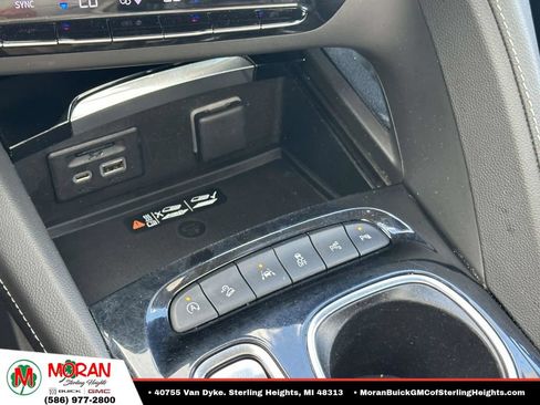 Used 2023 Buick Envision Avenir AWD/4WD image 32