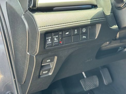 Used 2023 Honda Odyssey Touring image 15