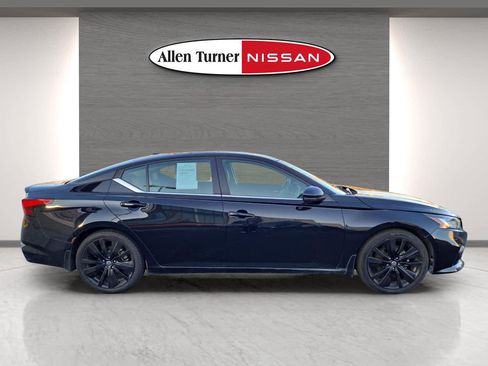 Used 2022 Nissan Altima 2.5 SR w/ Midnight Edition Package image 5