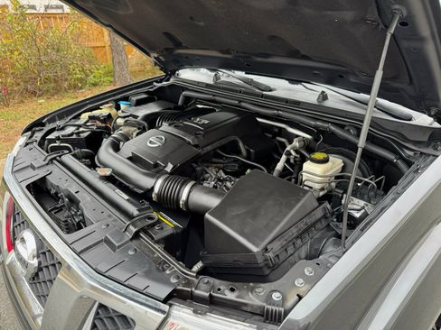 Used 2012 Nissan Frontier SV image 37