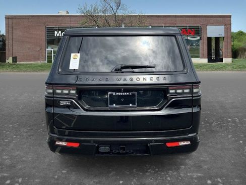 Used 2024 Jeep Grand Wagoneer L Series II w/ Quick Order Packagew 28T AWD/4WD image 9