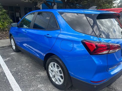 Used 2024 Chevrolet Equinox LS w/ LS Convenience Package FWD image 4