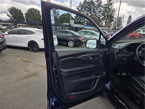 Used 2020 Honda Pilot Black Edition image 13