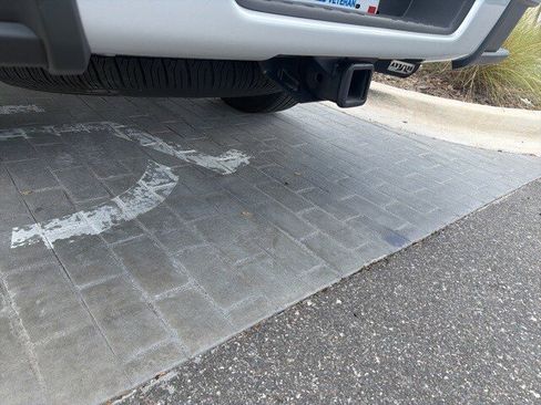 Used 2019 Chevrolet Colorado LT image 18