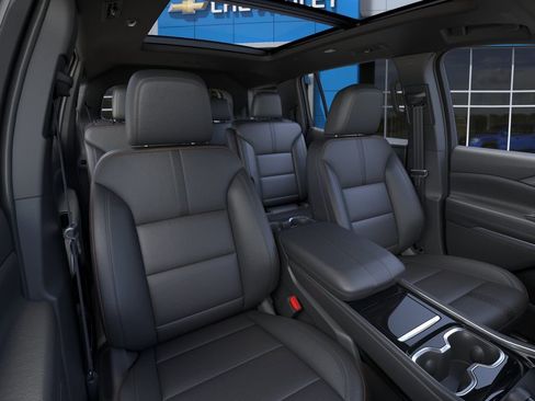 New 2026 Chevrolet Traverse High Country w/ LPO, Floor Liner Package FWD image 16