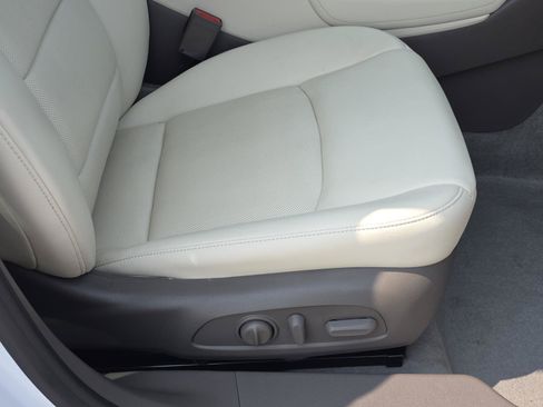 Used 2023 Chevrolet Malibu LT w/ LPO, Floor Liner Package FWD image 18