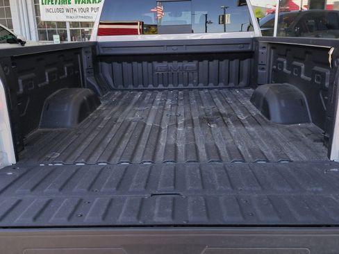 Used 2026 GMC Sierra 2500 AT4 w/ AT4 Premium Plus Package AWD/4WD image 16