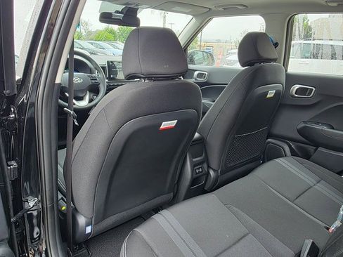 New 2025 Hyundai Venue SEL image 19