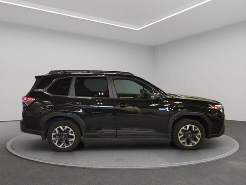 Used 2026 Subaru Forester Premium AWD/4WD image 7