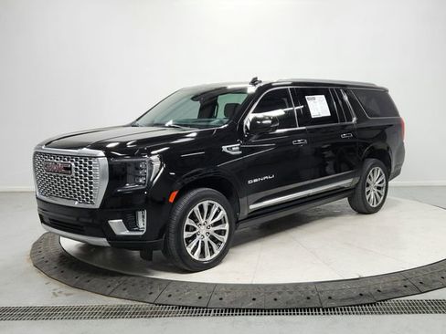Used 2021 GMC Yukon XL Denali w/ Denali Premium Package image 3