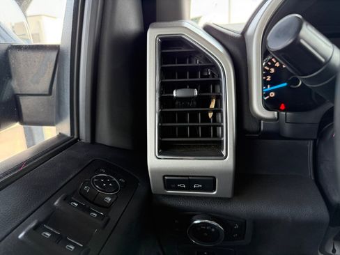 Used 2017 Ford F150 Lariat RWD image 22