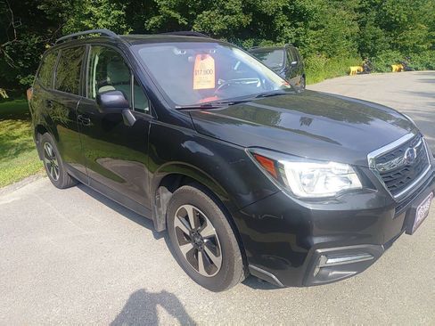 Used 2017 Subaru Forester 2.5i Premium AWD/4WD image 7