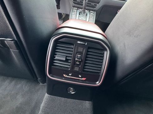 Used 2019 Porsche Macan AWD/4WD image 13