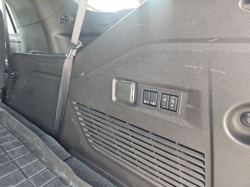 Used 2021 Chevrolet Tahoe Z71 w/ Z71 Signature Package image 11