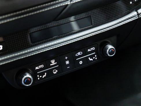 Used 2021 Ferrari F8 Tributo image 59