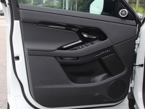 Certified 2025 Land Rover Range Rover Evoque Dynamic SE image 12