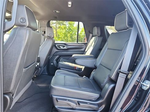Certified 2024 GMC Yukon SLT w/ SLT Luxury Package image 9