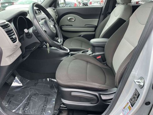 Used 2016 Kia Soul FWD image 15