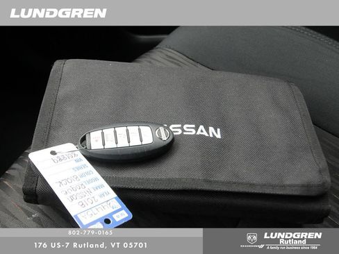 Used 2018 Nissan Rogue SV AWD/4WD image 36