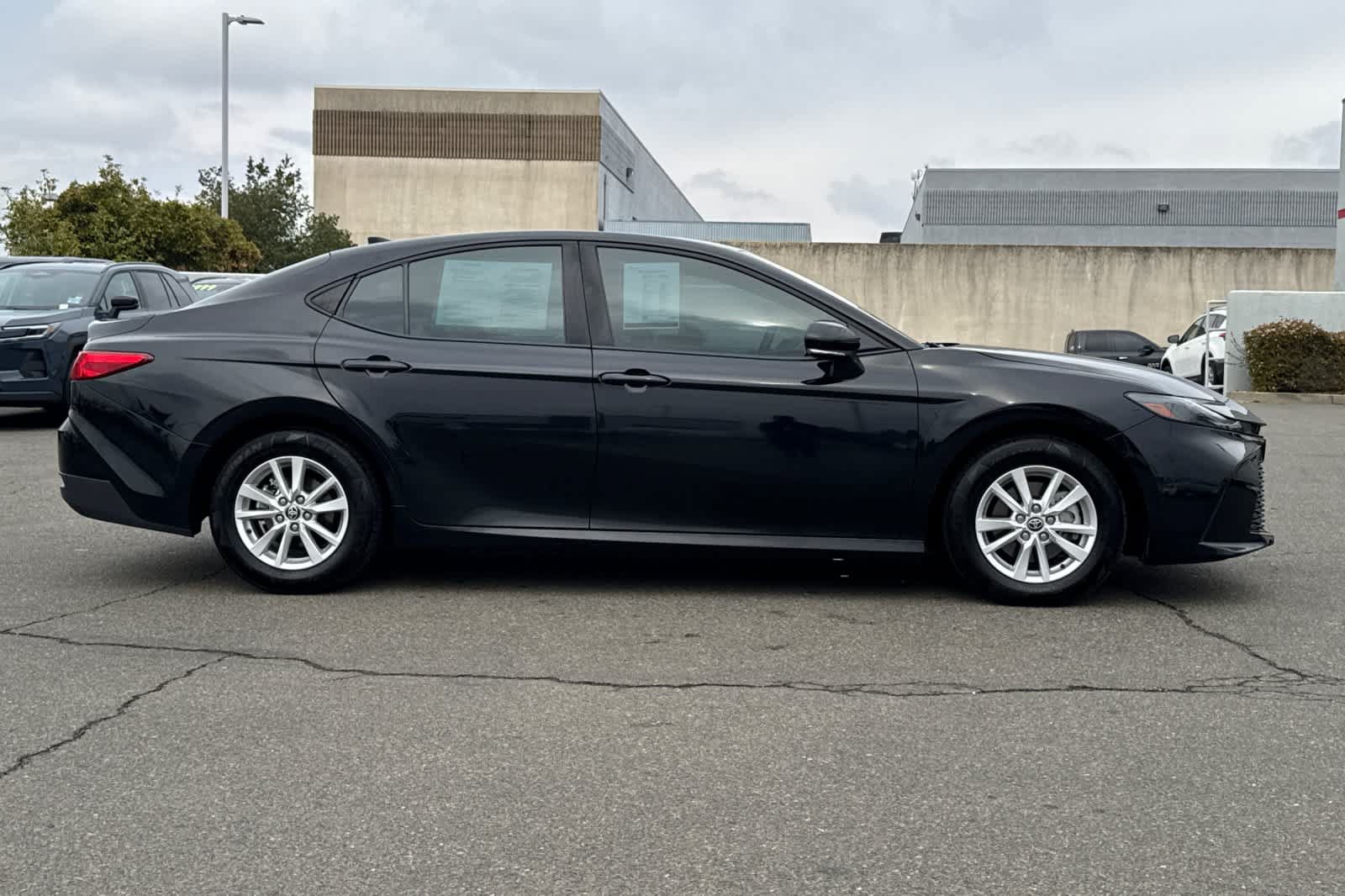 Used 2025 Toyota Camry LE FWD image 6