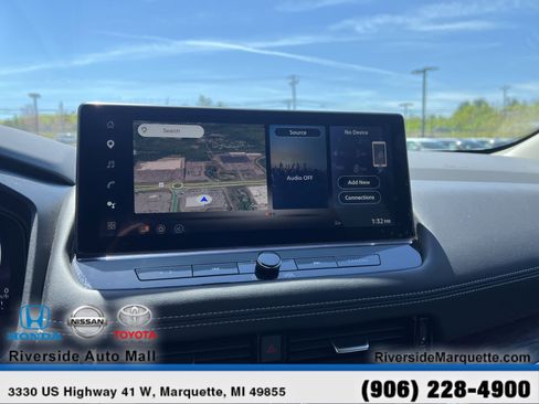 Used 2024 Nissan Rogue Platinum AWD/4WD image 17