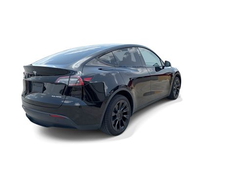 Certified 2023 Tesla Model Y AWD image 6