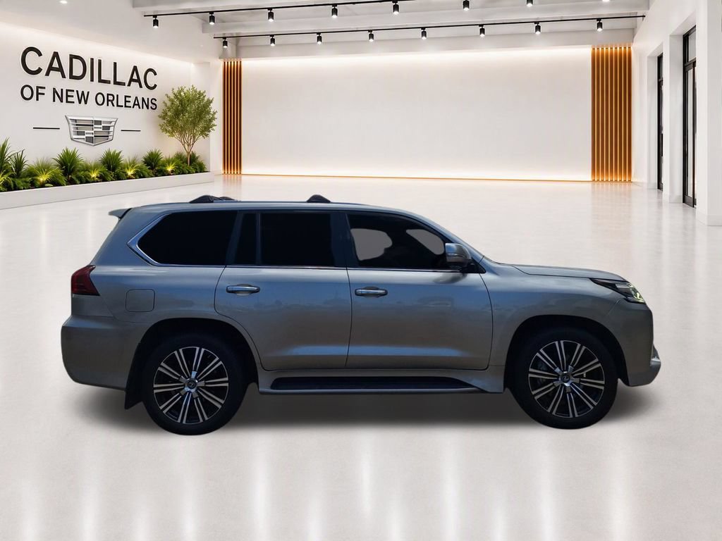 Used 2021 Lexus LX 570 4WD w/ Luxury Package image 2
