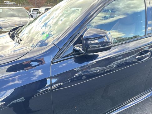 Used 2022 BMW X6 xDrive40i w/ M Sport Package image 6