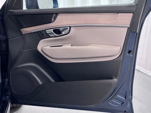 Certified 2026 Volvo XC90 B6 Plus AWD/4WD image 20