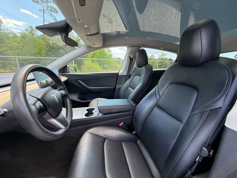 Used 2021 Tesla Model Y Long Range AWD/4WD image 20