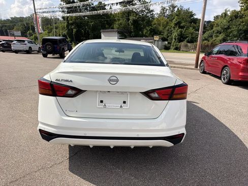Used 2025 Nissan Altima 2.5 SV FWD image 5