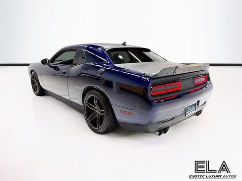Used 2017 Dodge Challenger SXT Plus RWD image 6