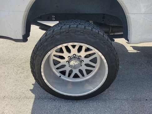 Used 2019 Ford F250 Limited w/ FX4 Off-Road Package image 12