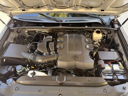 Used 2014 Toyota 4Runner SR5 Premium AWD/4WD image 12