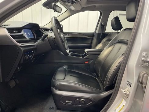 Used 2023 Jeep Grand Cherokee 4WD 4xe w/ MOPAR Finishing Package image 10