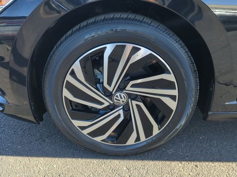 Certified 2021 Volkswagen Jetta SEL Premium image 26