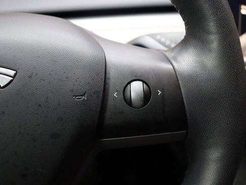 Used 2023 Tesla Model Y Long Range image 48