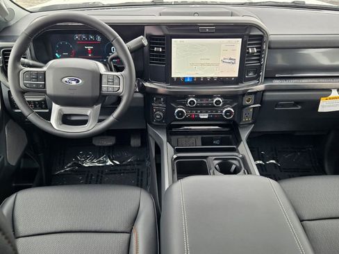 New 2026 Ford F250 Lariat w/ Black Appearance Package image 17