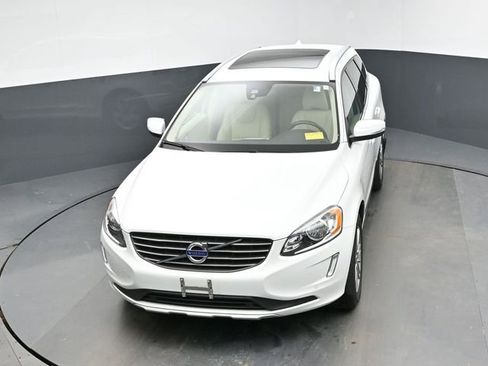 Used 2016 Volvo XC60 T6 w/ Proximity Package image 18