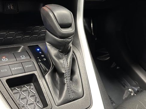 Used 2024 Toyota RAV4 XLE image 18