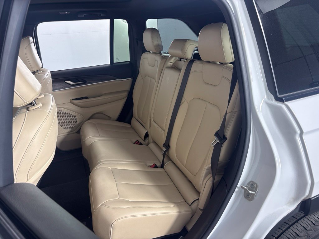 Used 2024 Jeep Grand Cherokee Limited RWD image 14
