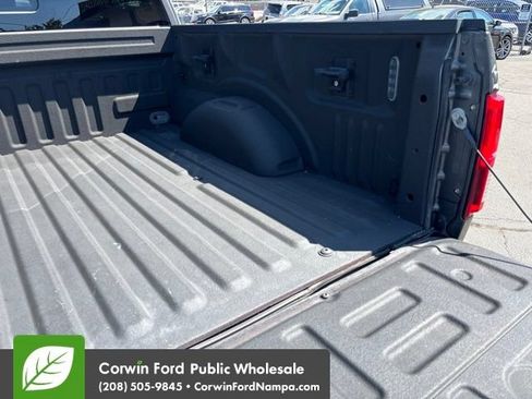 Used 2018 Ford F150 Lariat w/ Equipment Group 502A Luxury AWD/4WD image 31