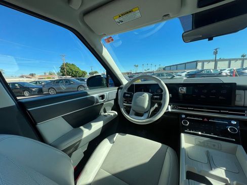 Used 2025 Hyundai Santa Fe SEL image 36