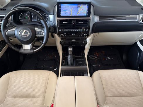 Certified 2023 Lexus GX 460 Luxury w/ Off Road Package AWD/4WD image 3