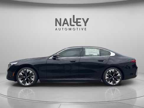 Used 2025 BMW i5 eDrive40i w/ Premium Package image 3