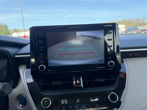 Used 2022 Toyota Corolla LE FWD image 25